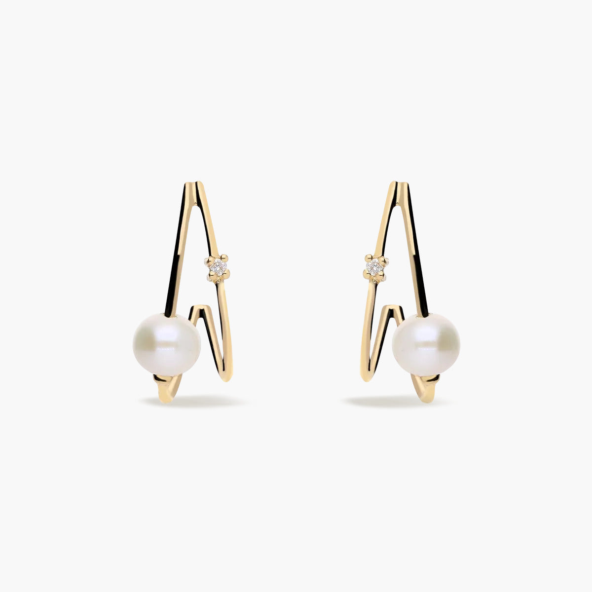 Pendientes de oro 18K diamante natural 0.02 ct. con perlas 17 mm