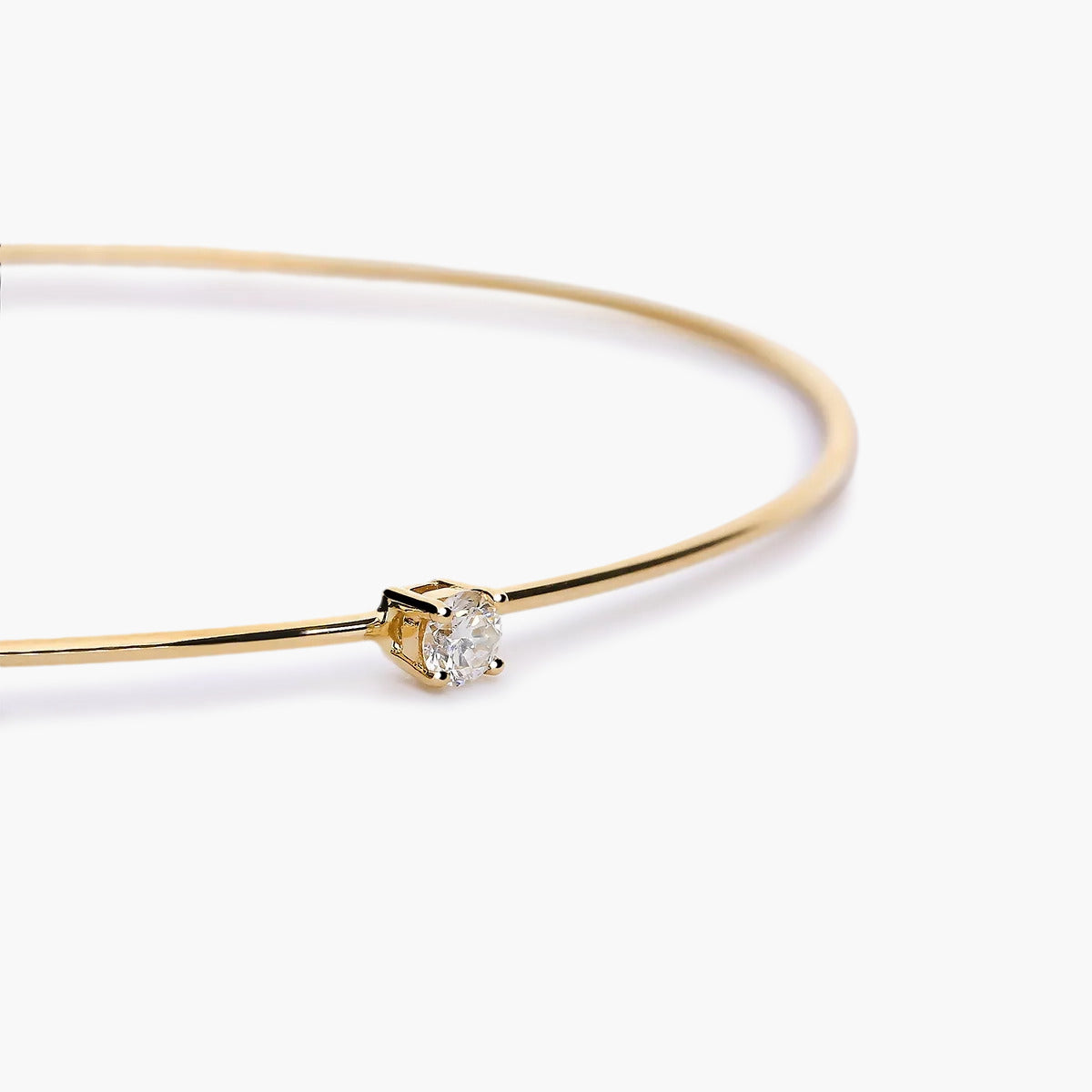 Pulsera rígida de oro 18K diamante natural 0.09 ct. 55x50 mm
