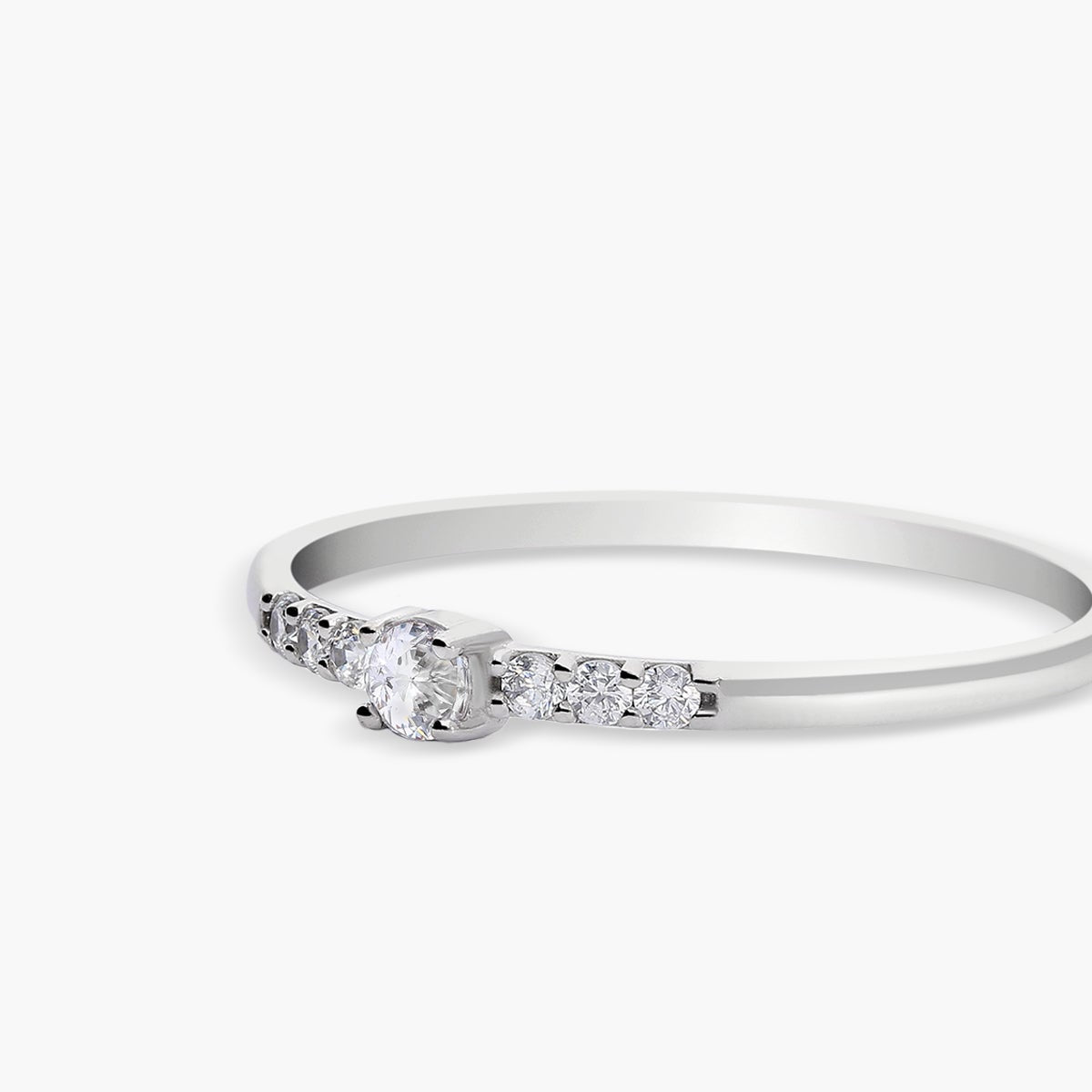 Anillo de oro blanco 18K