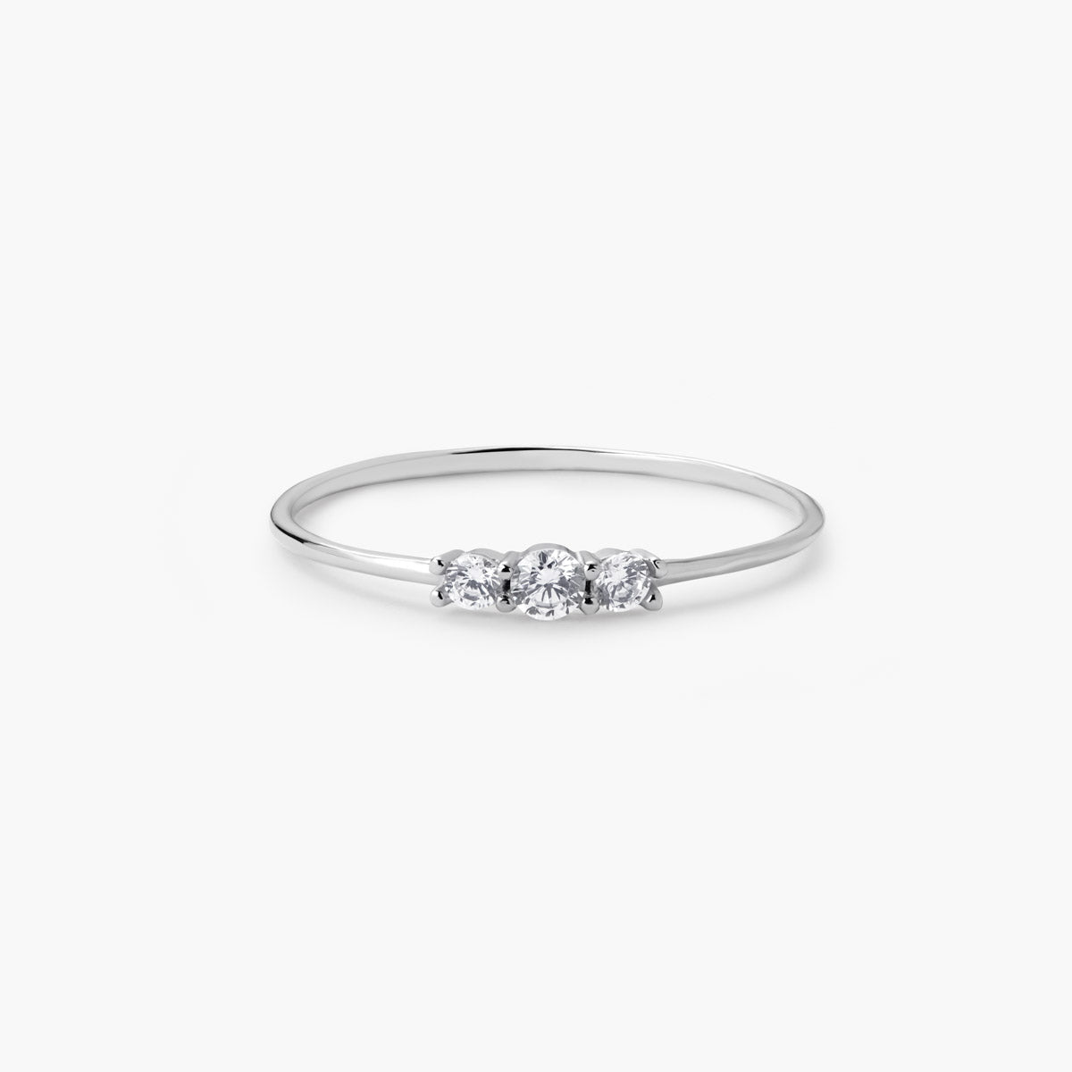 Anillo de oro blanco 18K