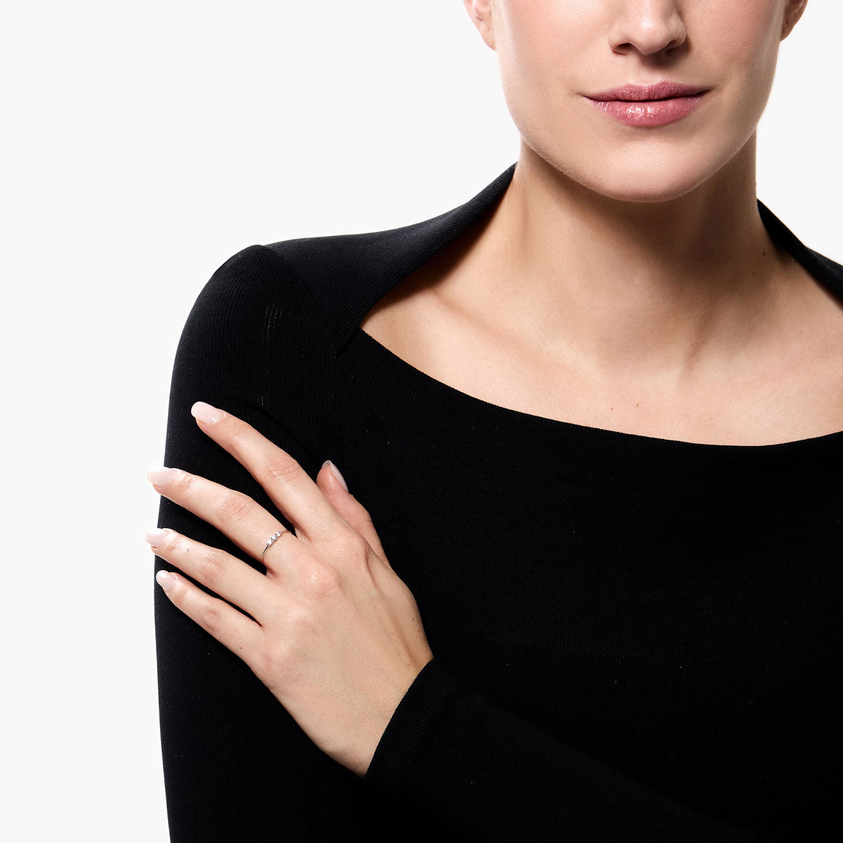Anillo de oro blanco 18K