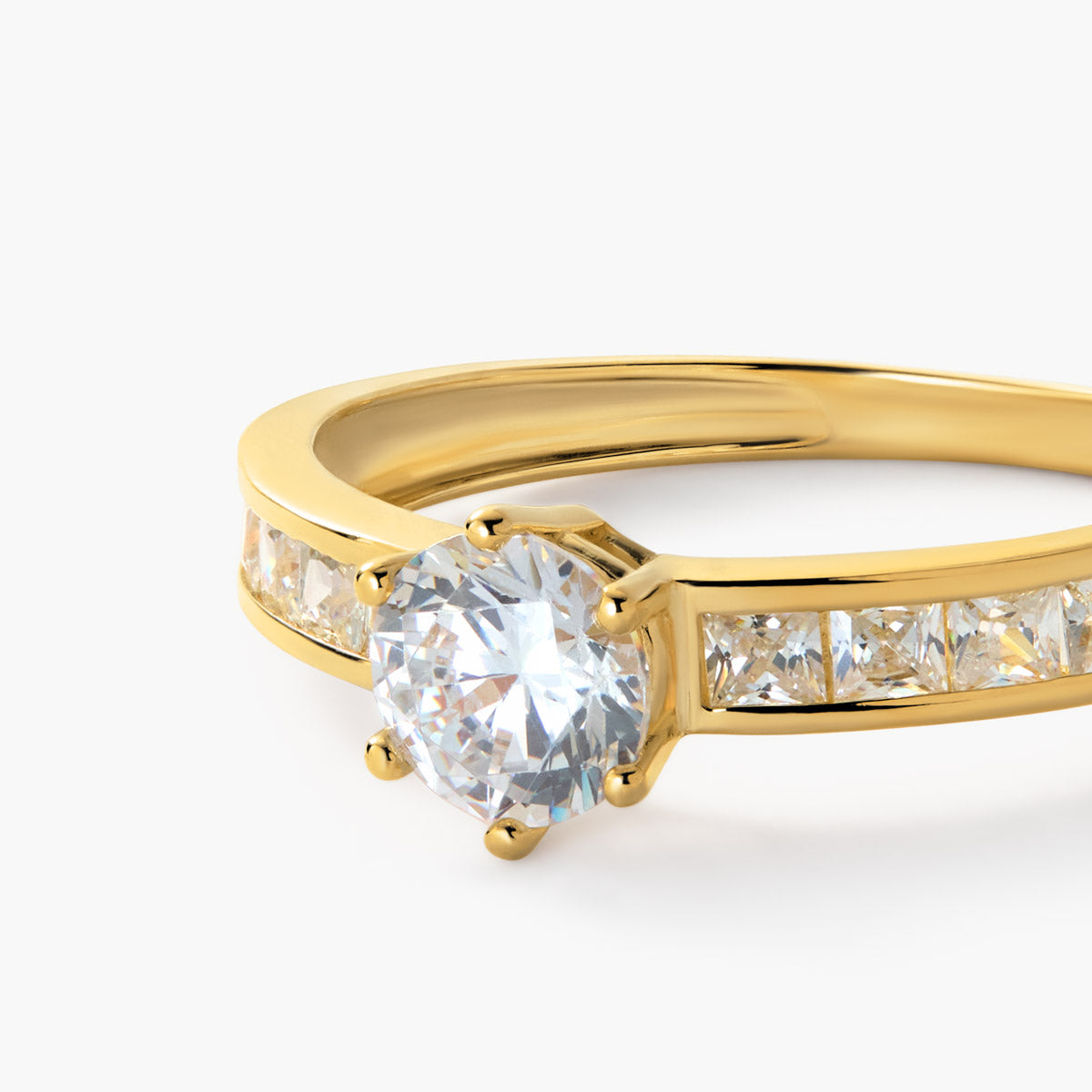 Anillo de oro 18K