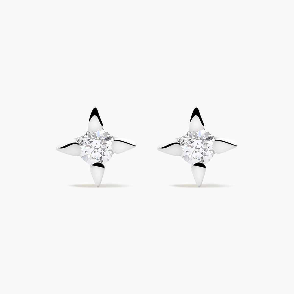 Pendientes de oro blanco 18K diamante natural 0.22 ct. 3 mm