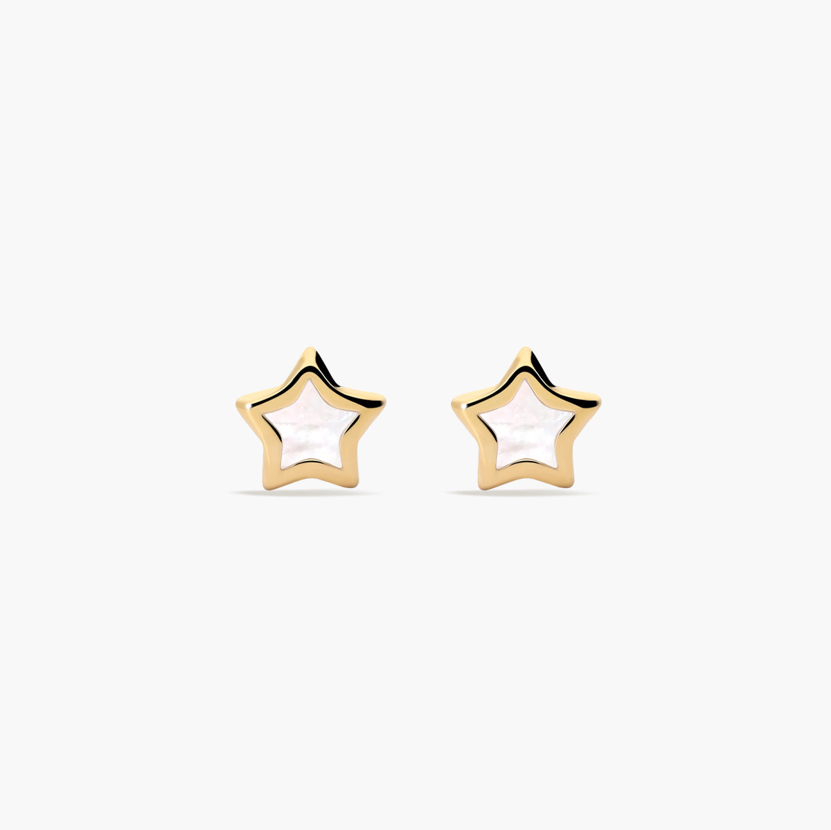 Pendientes estrella de oro 18K nácar 5 mm