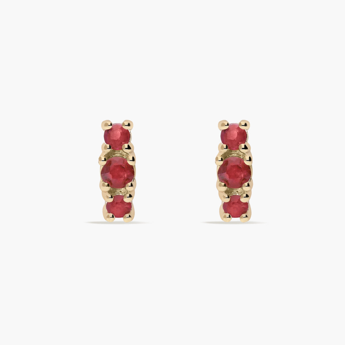 Pendientes de oro 18K rubíes 7 mm