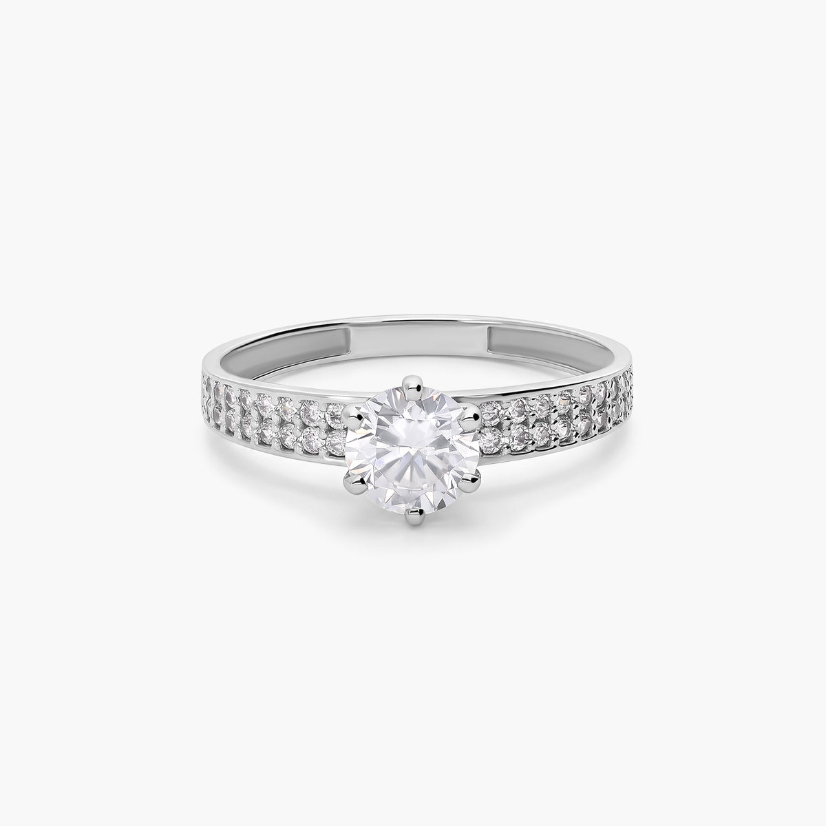 Anillo de oro blanco 18K