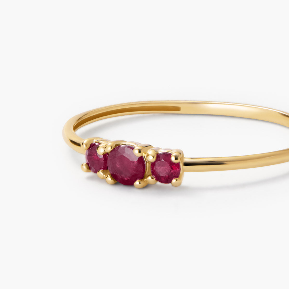 Anillo de oro 18K rubí