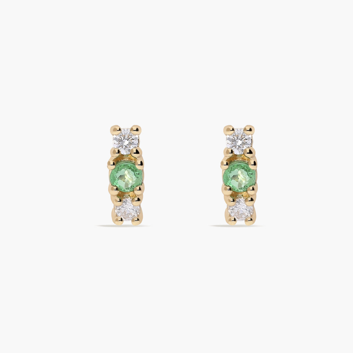 Pendientes de oro 18K diamante natural 0.10 ct. esmeralda 7 mm