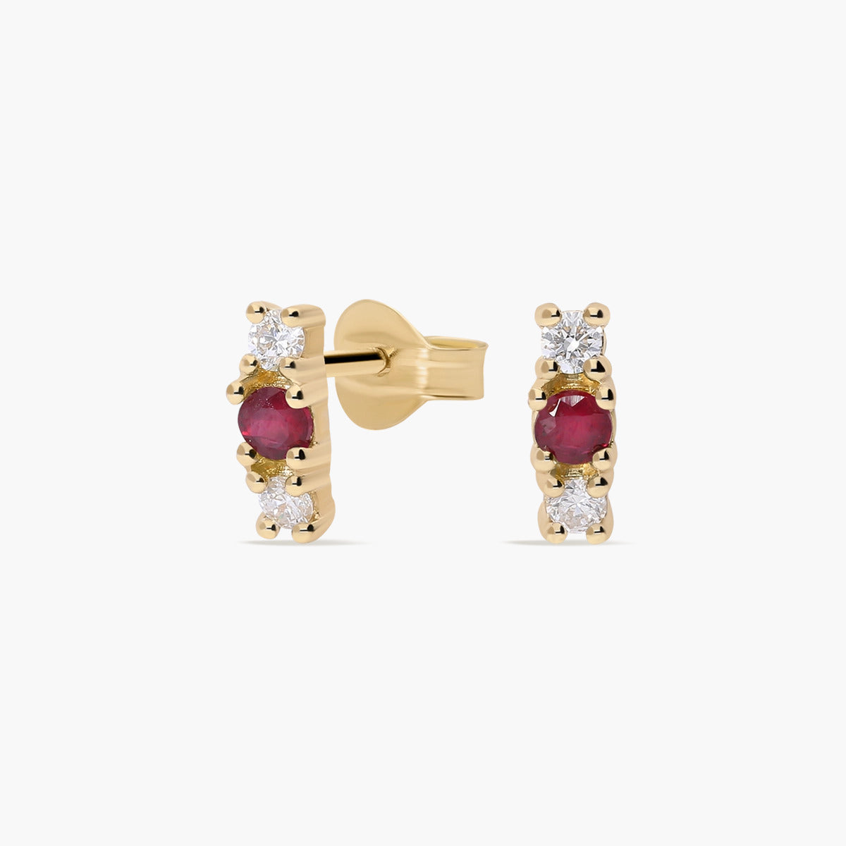 Pendientes de oro 18K diamante natural 0.10 ct. rubí 7 mm