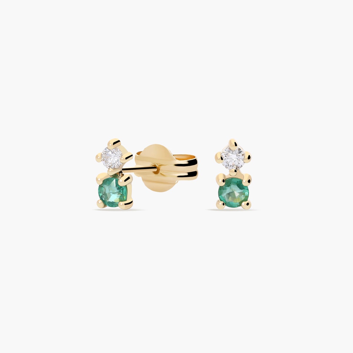 Pendientes de oro 18K diamante natural 0.06 ct. esmeralda 6 mm