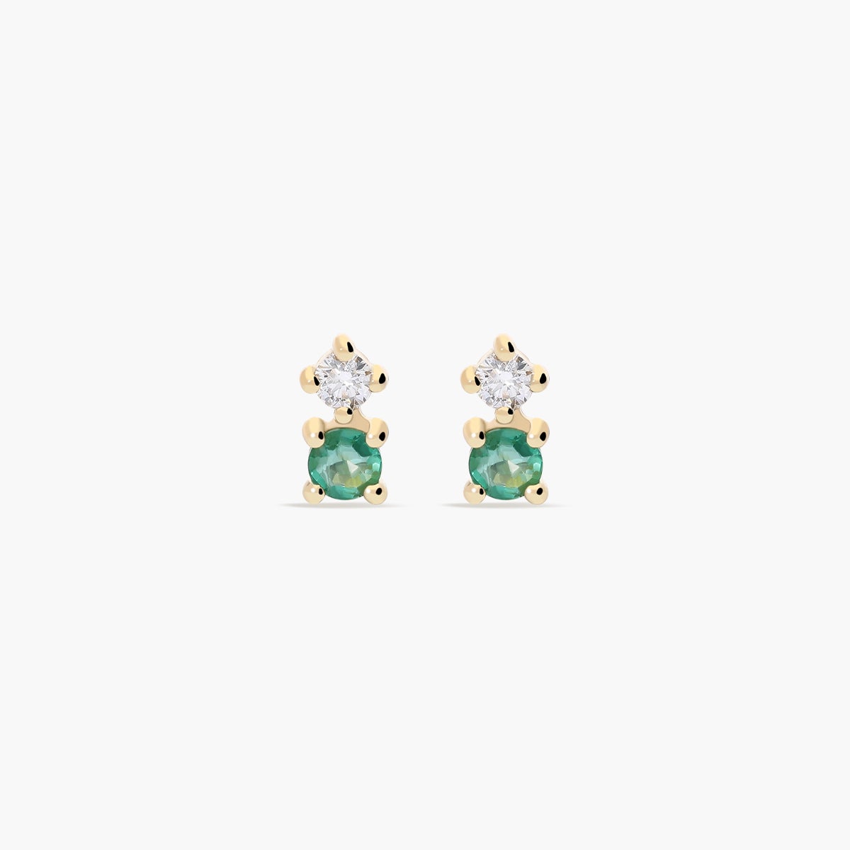 Pendientes de oro 18K diamante natural 0.06 ct. esmeralda 6 mm