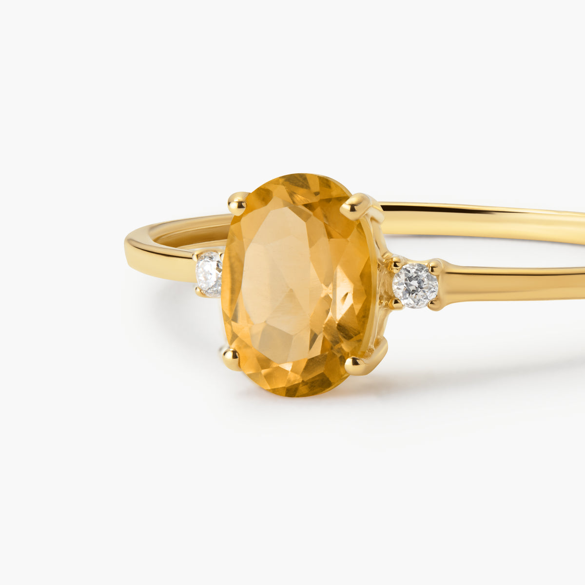 Anillo de oro 18K diamante natural 0.036 ct.