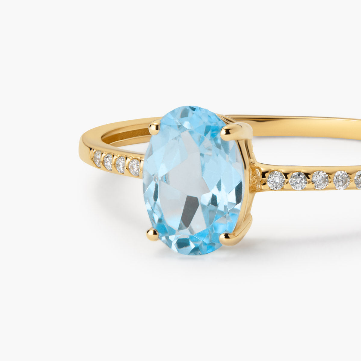 Anillo de oro 18K diamante natural 0.05 ct.