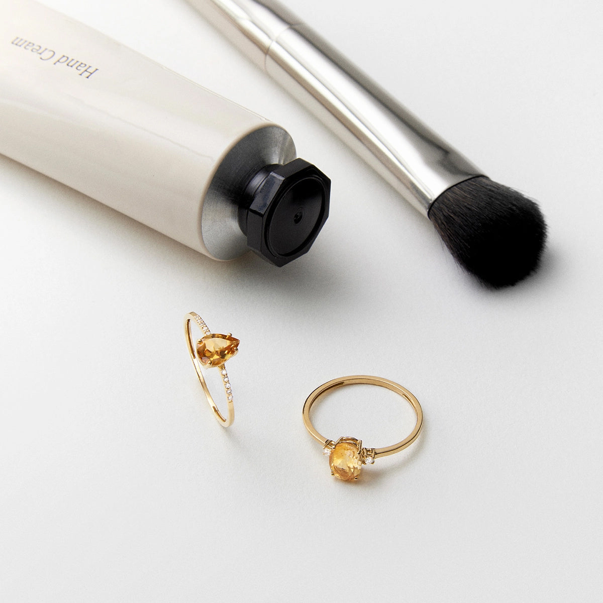 Anillo de oro 18K diamante natural 0.05 ct.