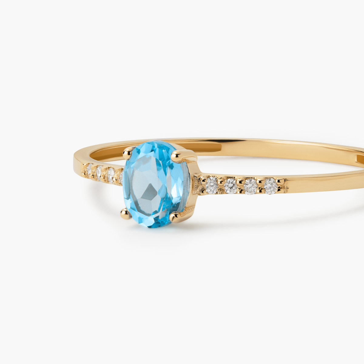 Anillo de oro 18K diamante natural 0.032 ct. 