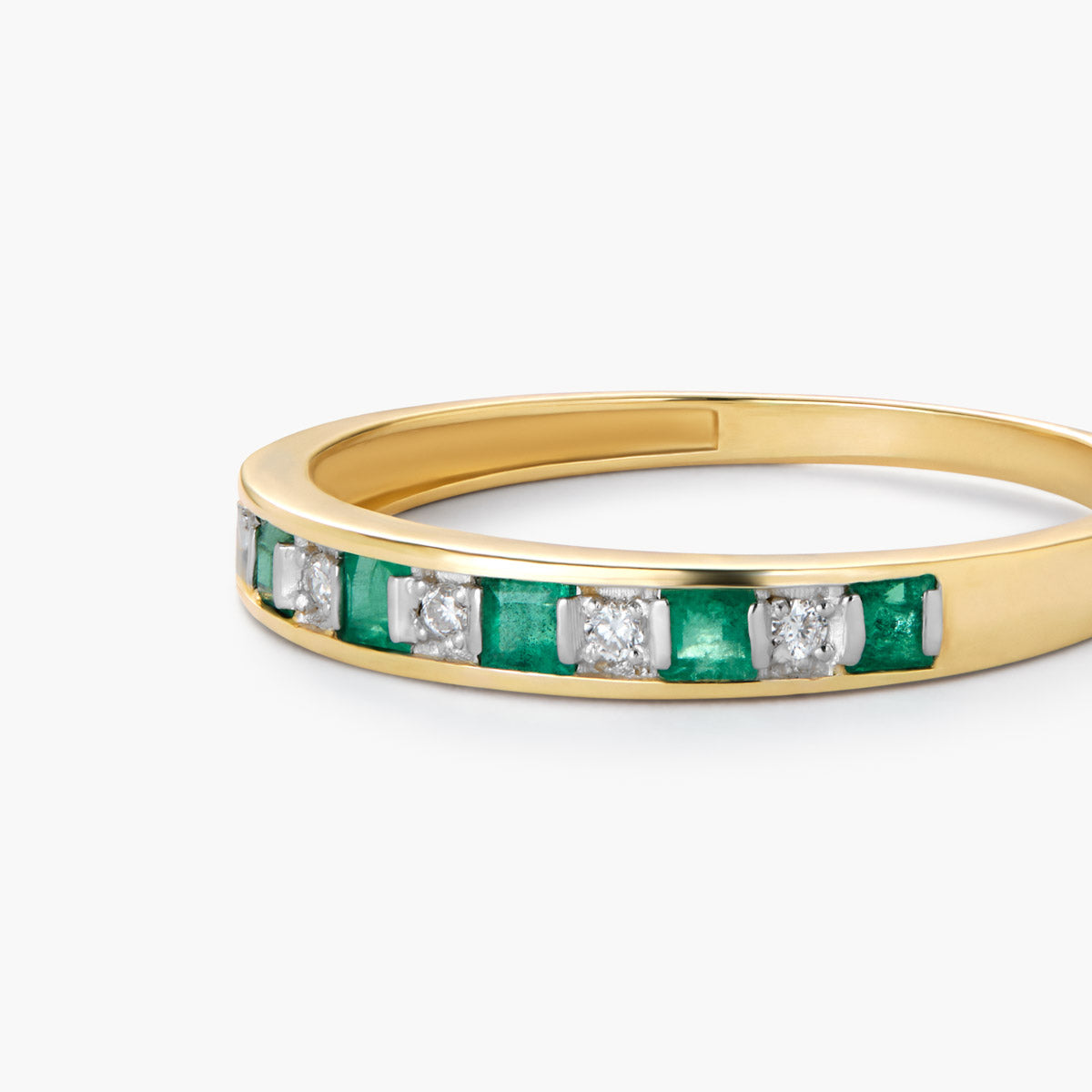 Anillo de oro 18K diamante natural 0.04 ct.
