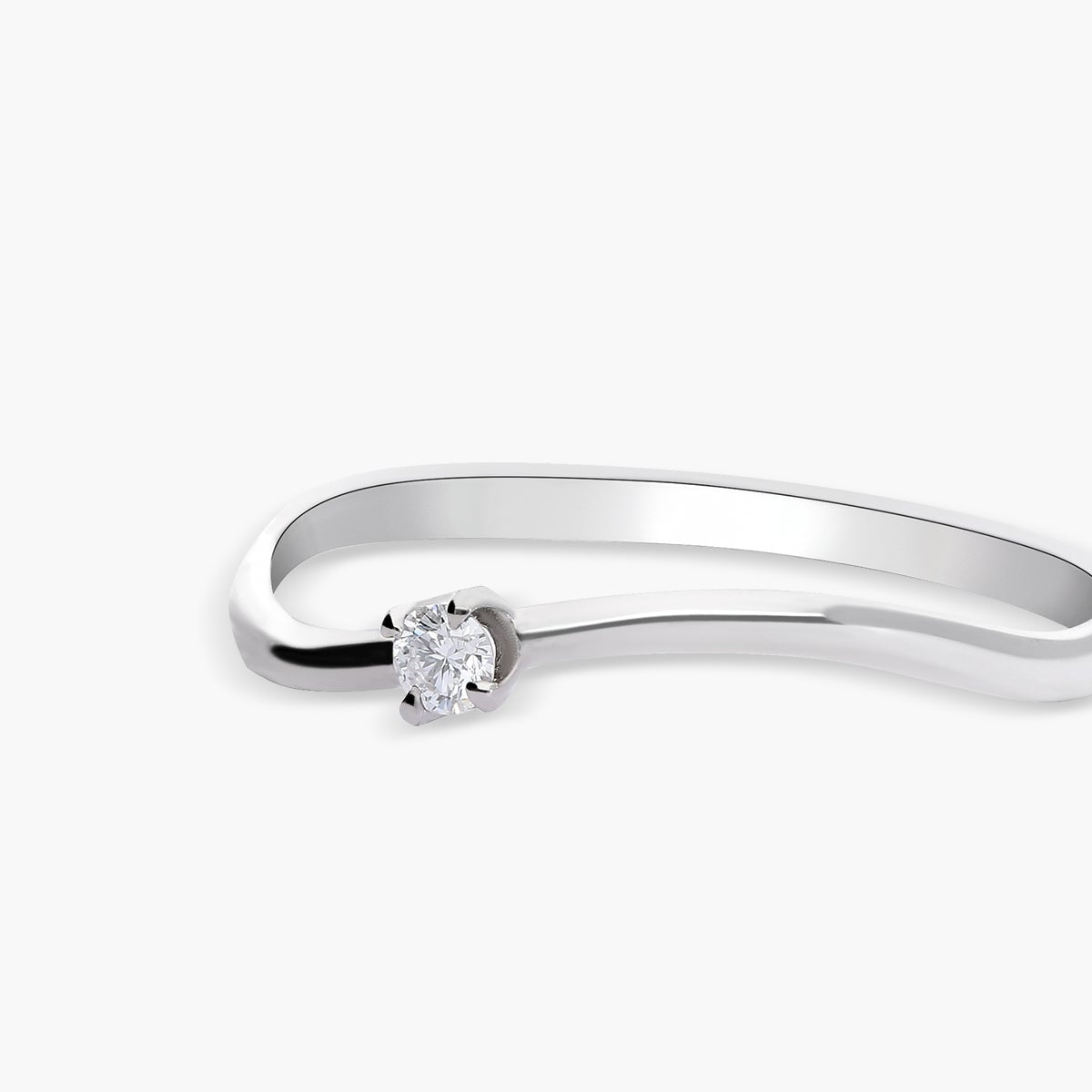 Anillo de oro blanco 18K diamante natural 0.05 ct. 