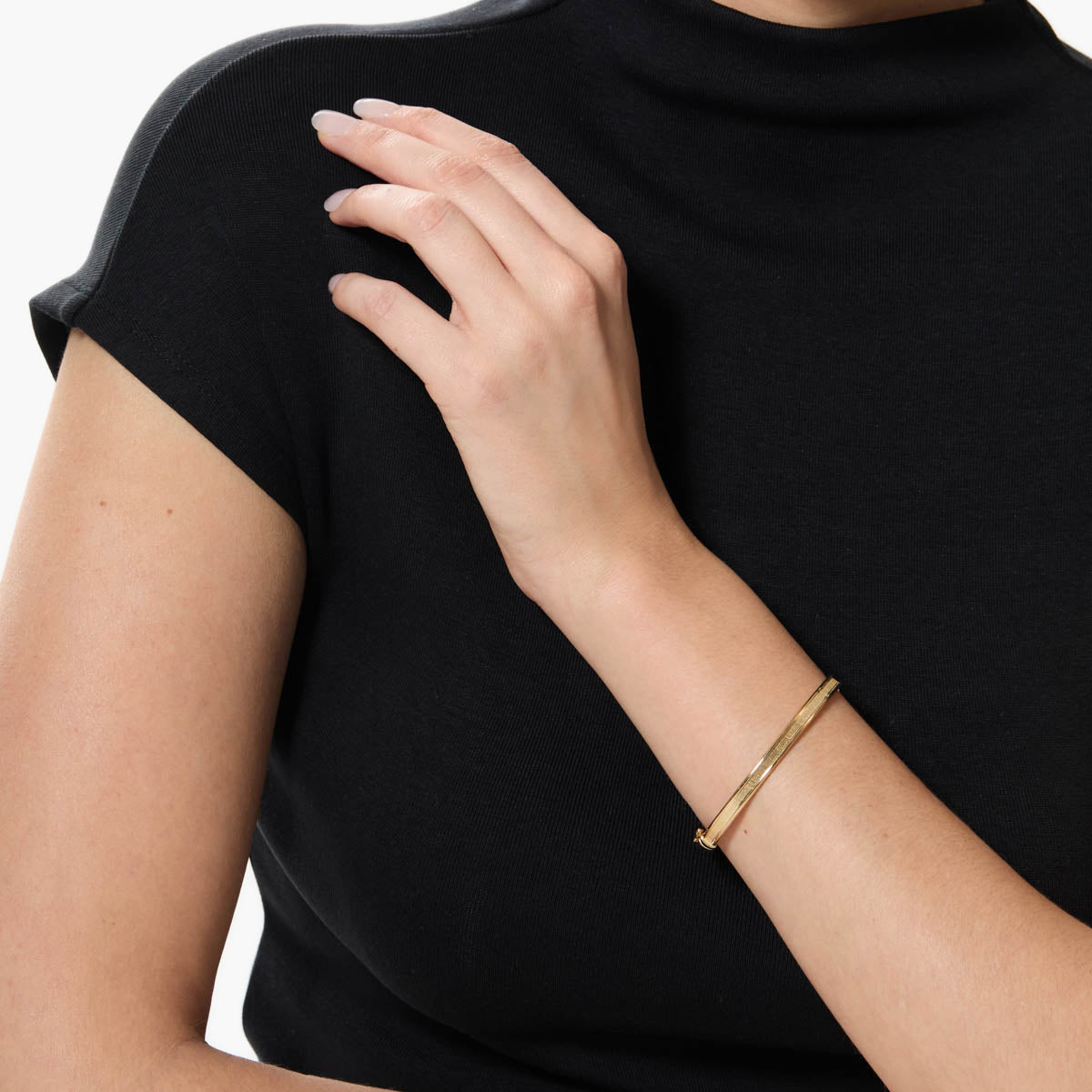 Pulsera rígida de oro 18K 50x60 mm ESTORIL