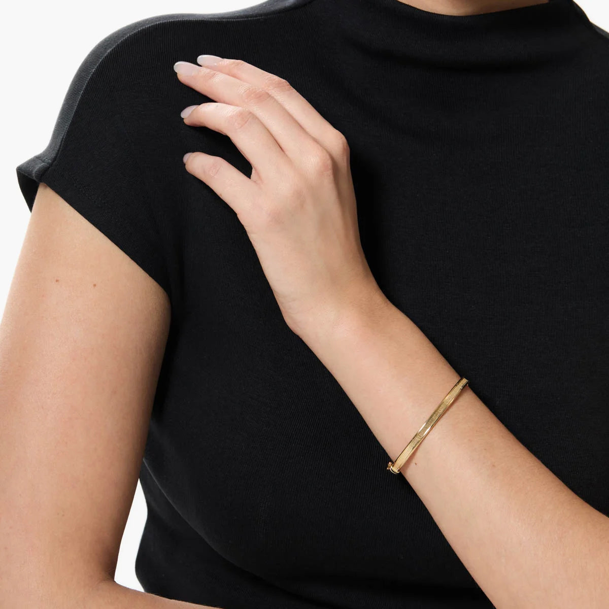Pulsera rígida de oro 18K 50x60 mm ESTORIL