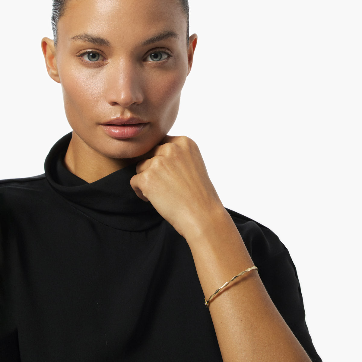 Pulsera rígida rizada de oro 18K 50x60 mm