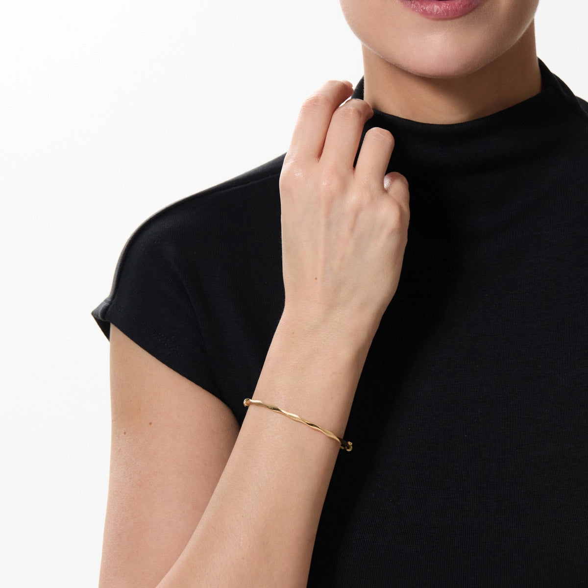 Pulsera rígida rizada de oro 18K 50x60 mm