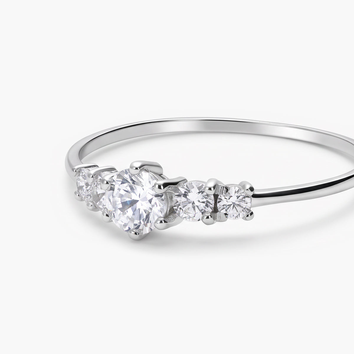 Anillo de oro blanco 18K