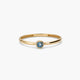 Anillo de oro 18K topacio azul 2 mm
