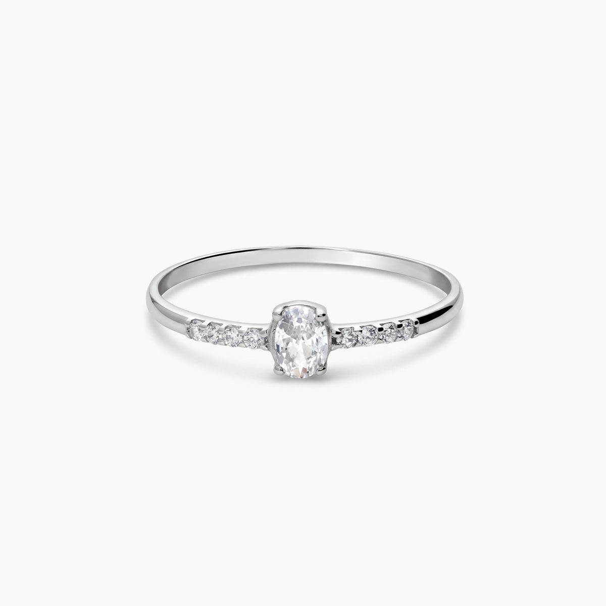 Anillo de oro blanco 18K