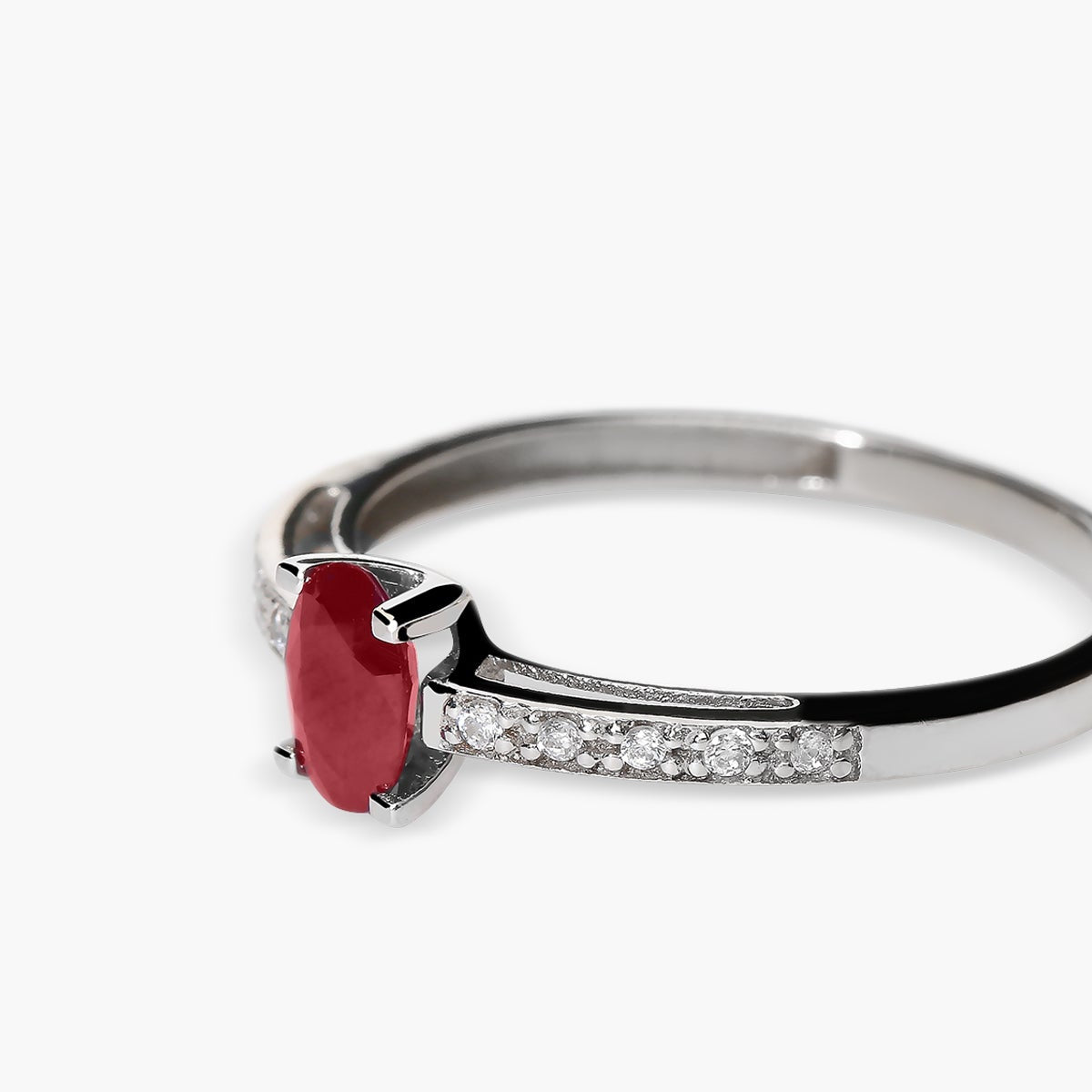 Anillo de oro blanco 18K rubí 