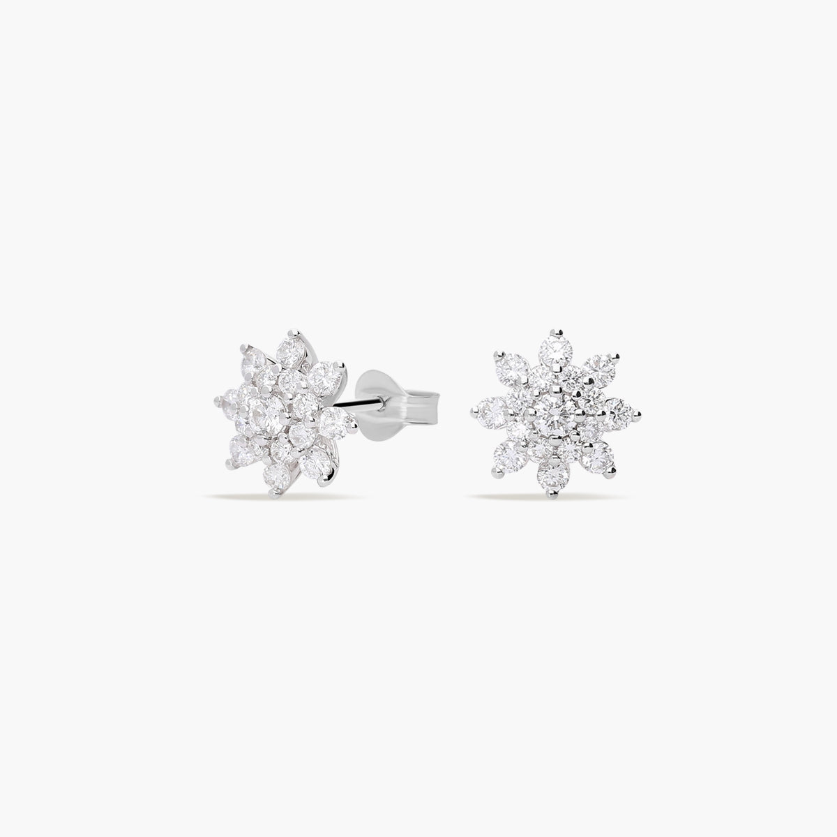 Pendientes de oro blanco 18K diamante natural 0.40 ct. 7 mm