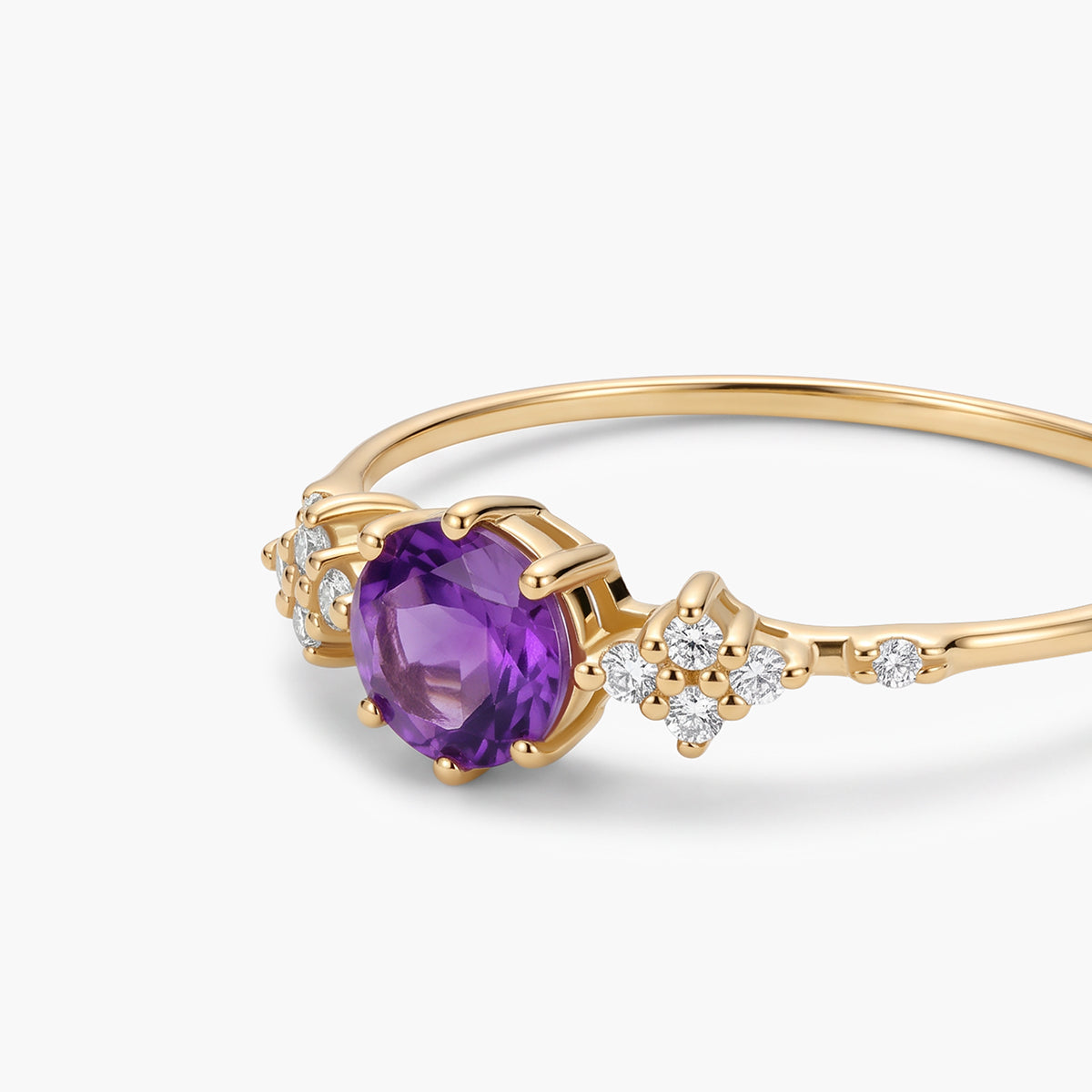 Anillo de oro 18K diamante natural 0.07 ct. amatista 5 mm