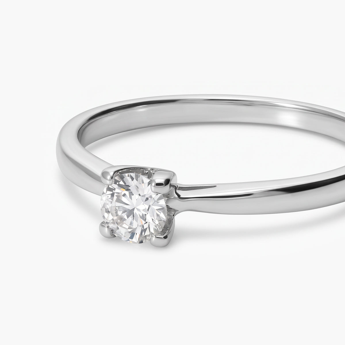 Anillo de oro blanco 18K diamante natural 0.25 ct. MOON