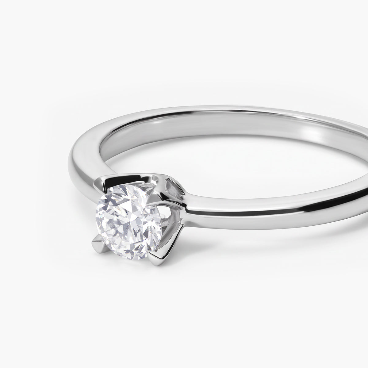 Anillo de oro blanco 18K diamante natural 0.40 ct. MOON