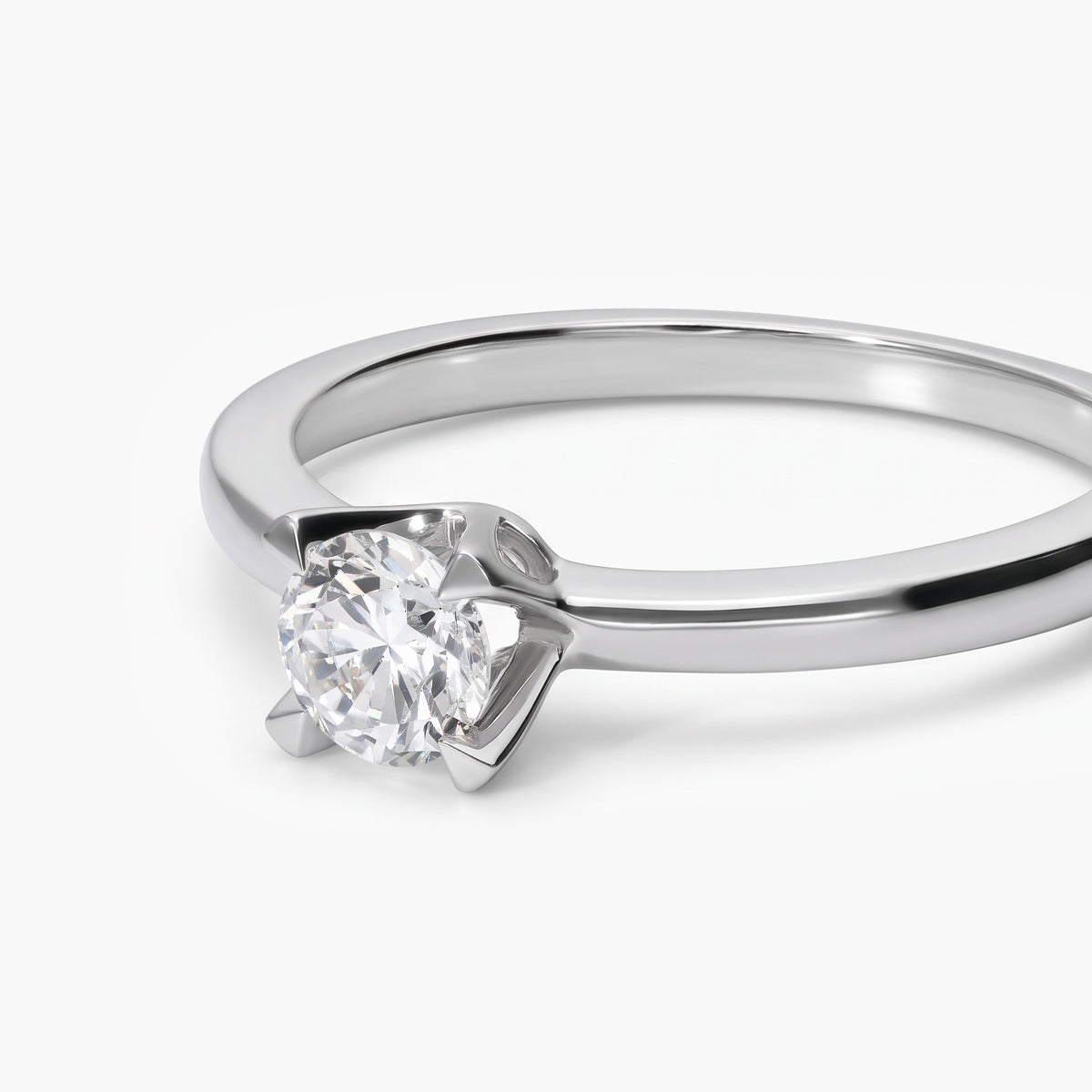 Anillo de oro blanco 18K diamante natural 0.50 ct. MOON