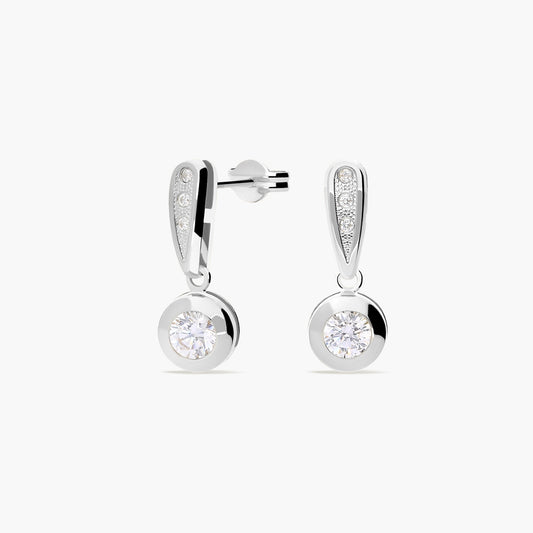 Pendientes largos de oro blanco 18K circonitas 18 mm