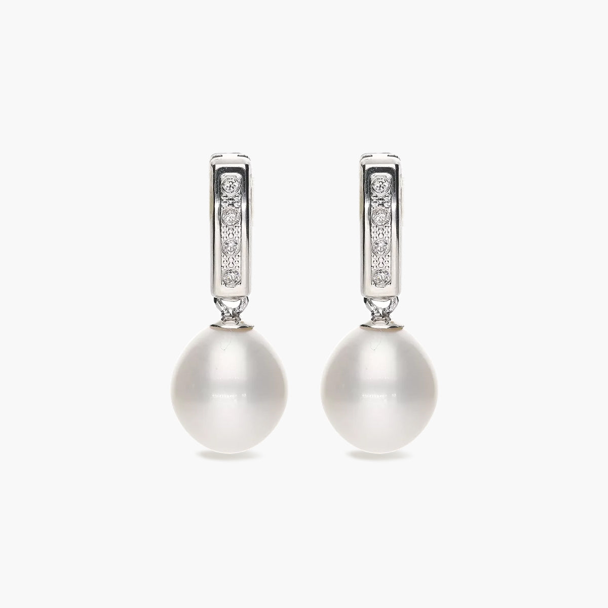 Pendientes largos de oro blanco 18K con perlas y circonitas 23 mm