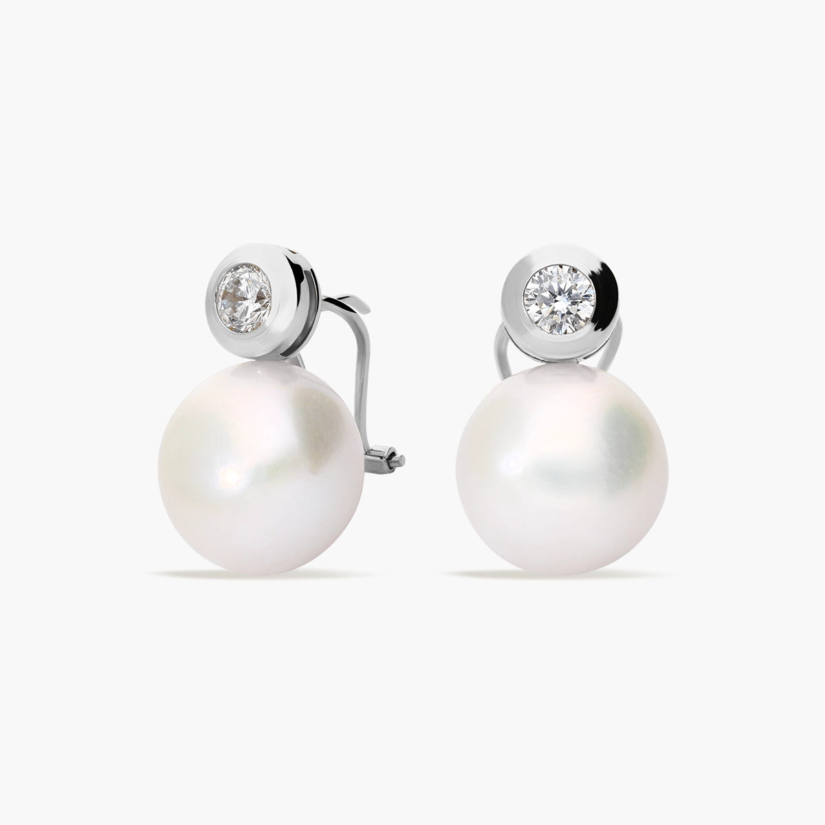 Pendientes de oro blanco 18K con perlas y circonitas 17 mm