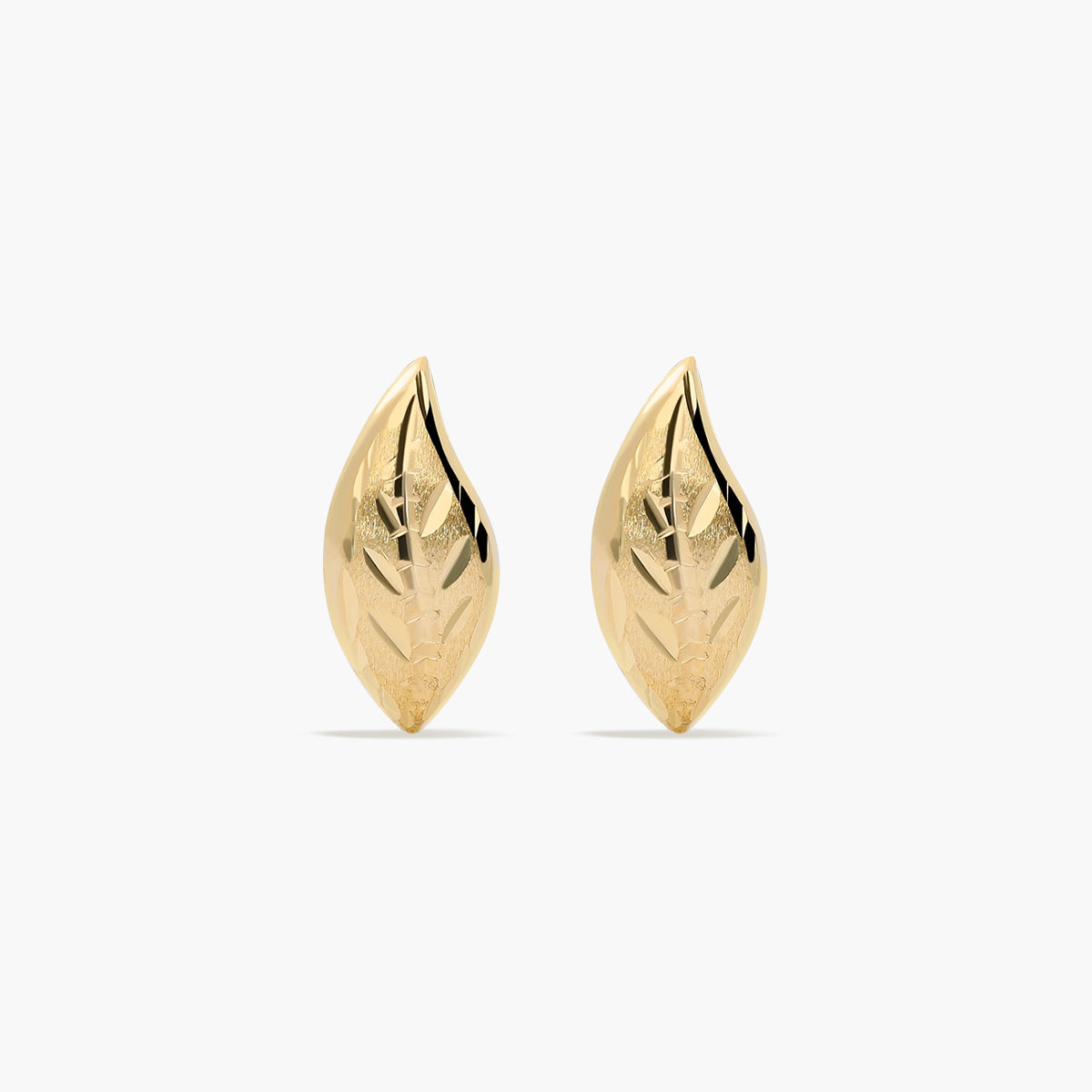 Pendientes forma de hoja de oro 18K 13 mm