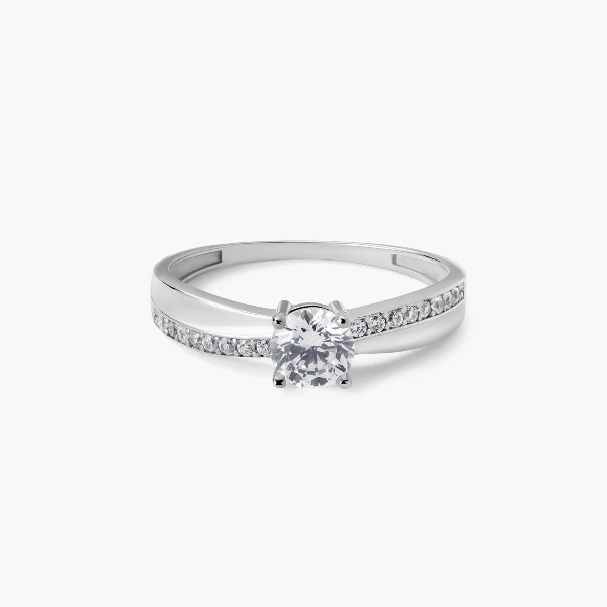 Anillo de oro blanco 18K 