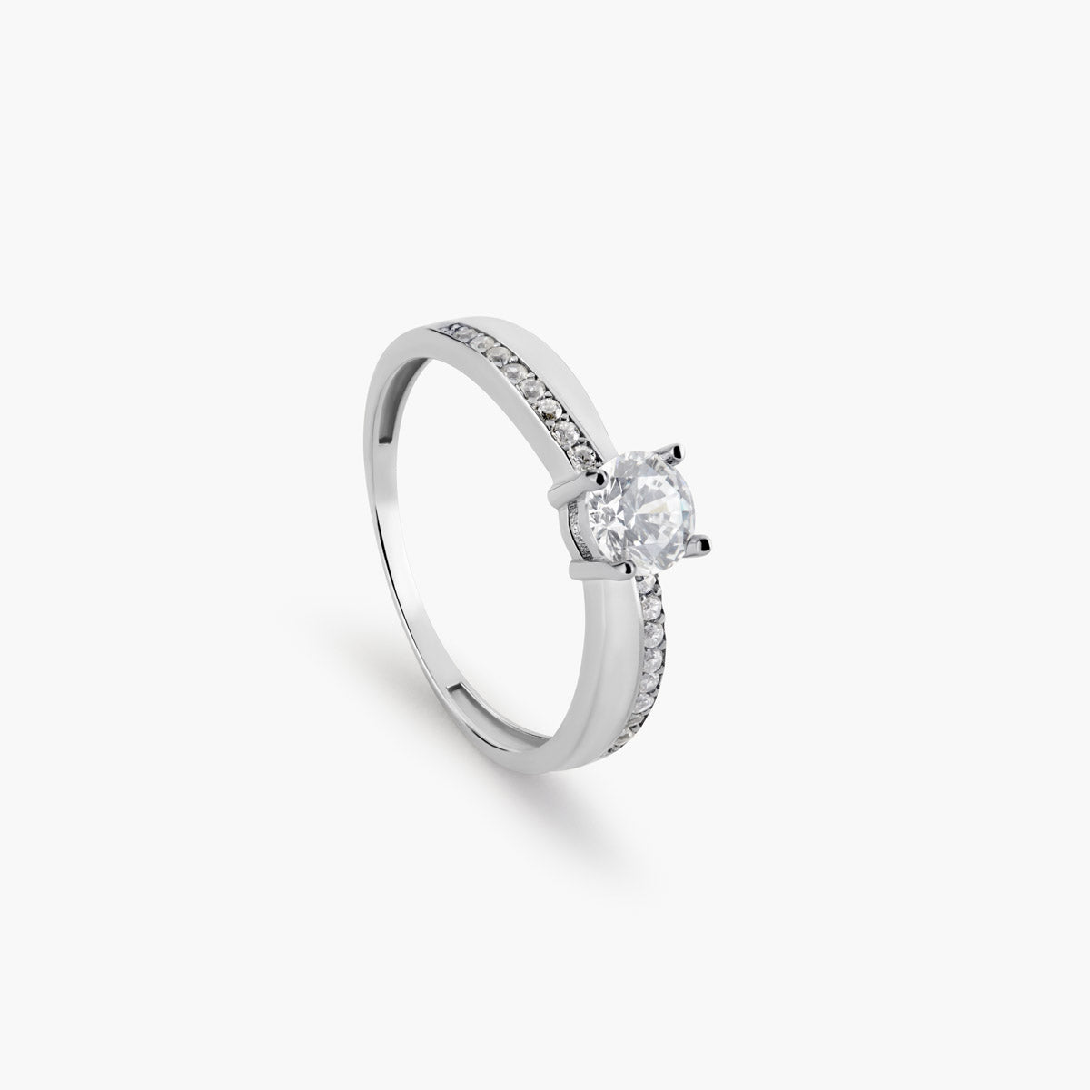 Anillo de oro blanco 18K 
