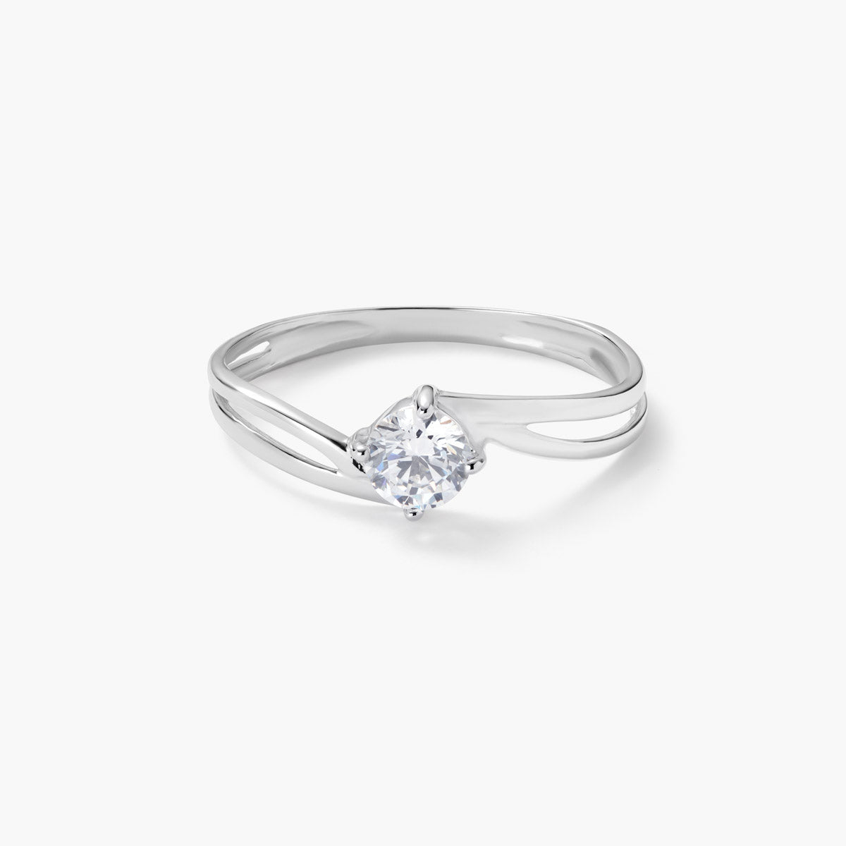 Anillo de oro blanco 18K 