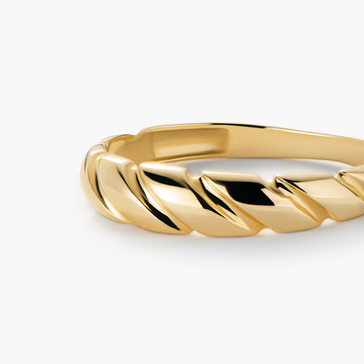 Anillo de oro 18K