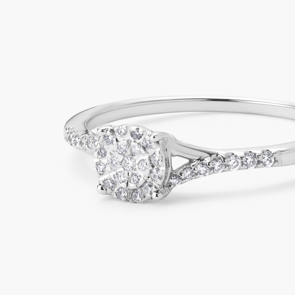 Anillo de oro blanco 18K diamante natural 0.11 ct. 