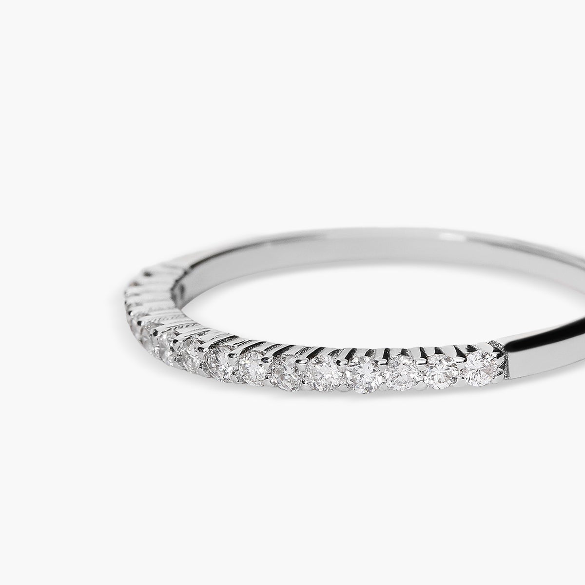 Anillo de oro blanco 18K diamante natural 0.2 ct. STARS