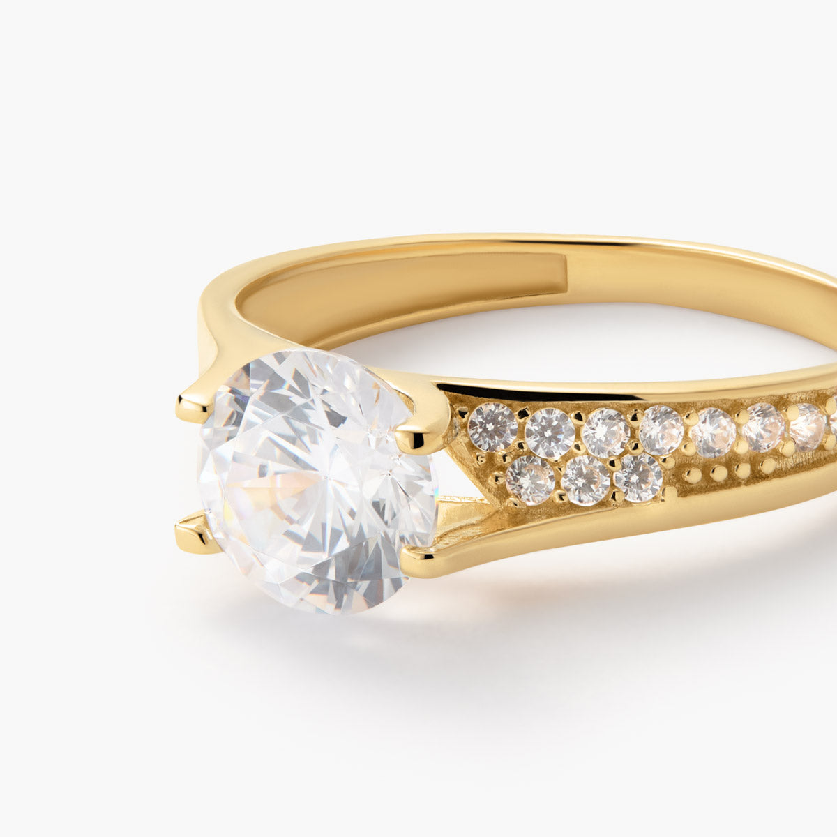 Anillo de oro 18K