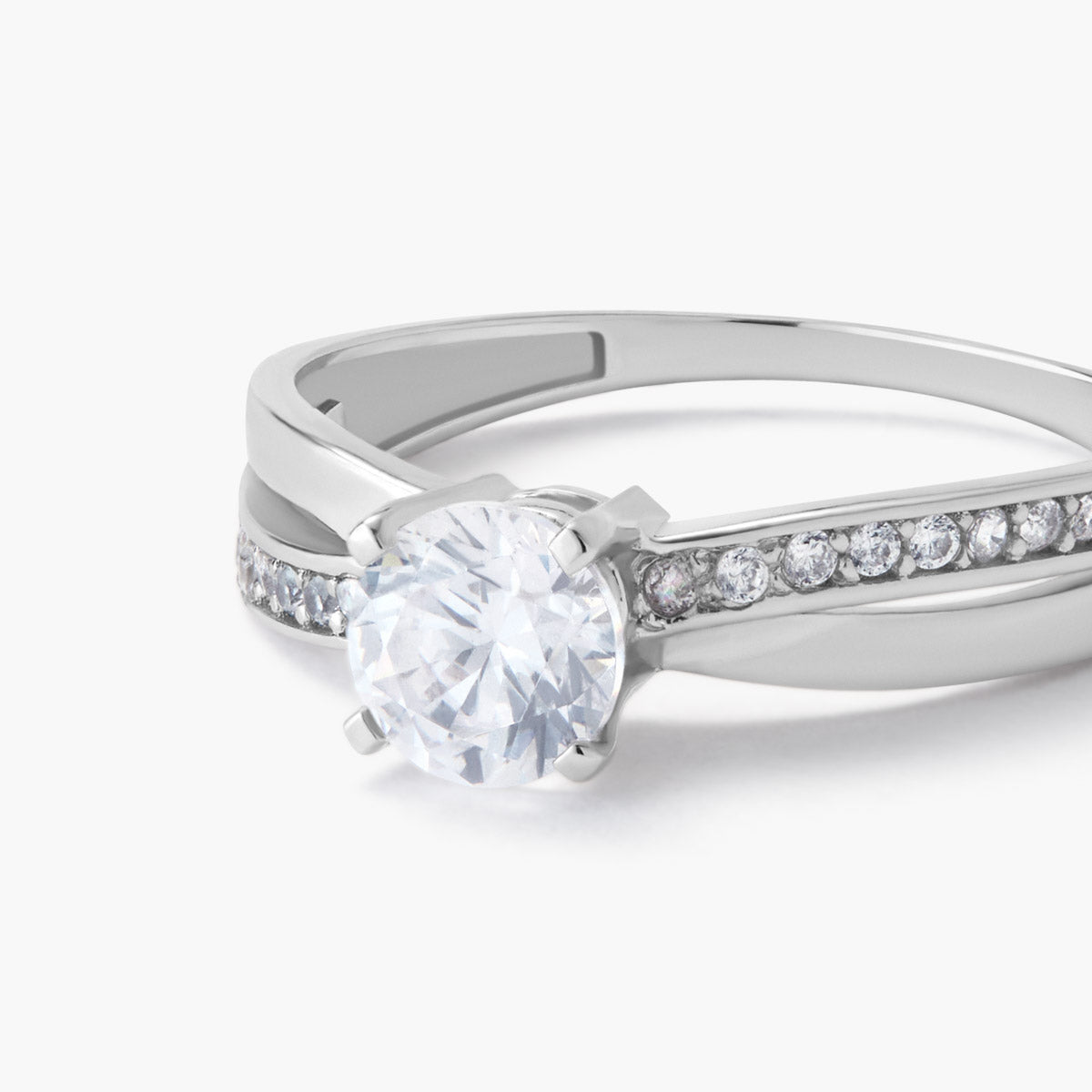 Anillo de oro blanco 18K 