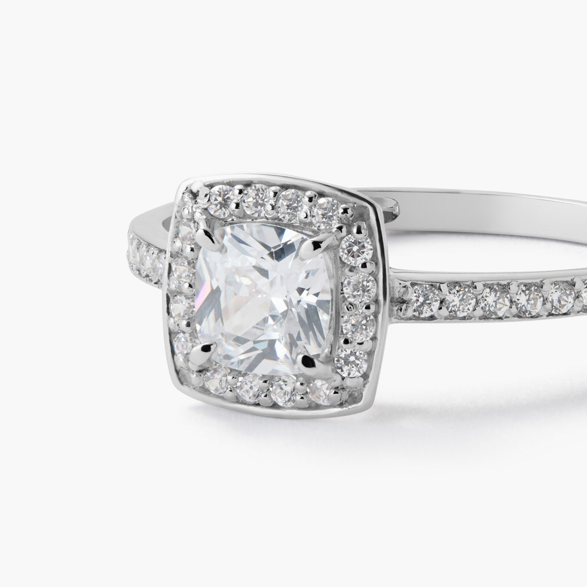 Anillo de oro blanco 18K 