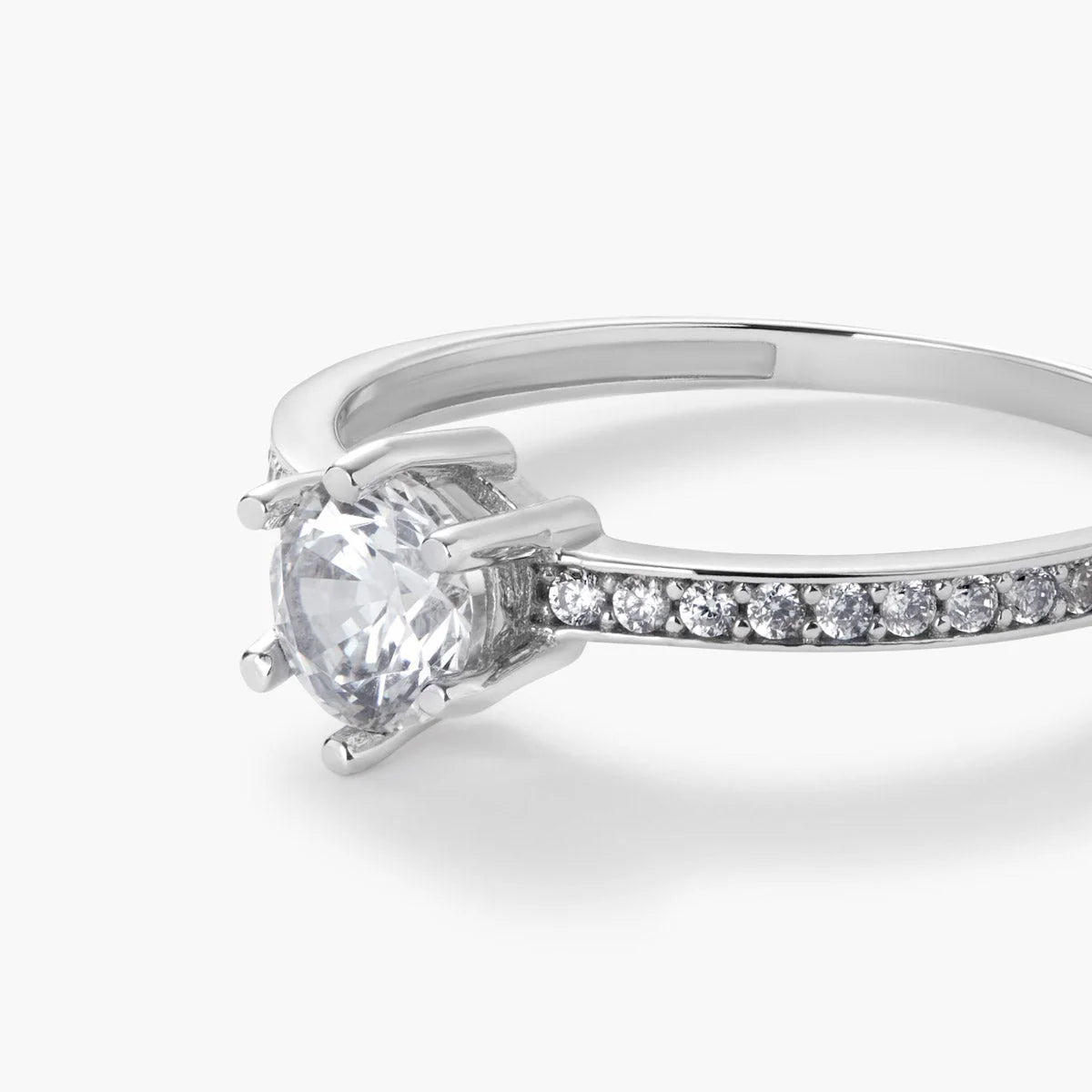 Anillo de oro blanco 18K 