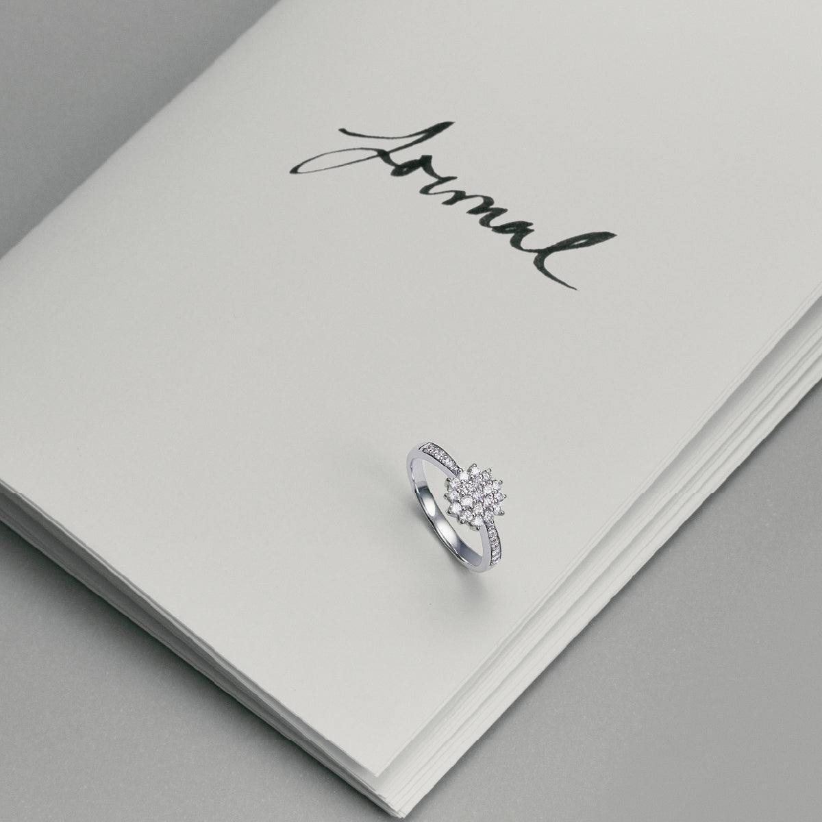 Anillo de oro blanco 18K diamante natural 0.43 ct. FLORIENTAL