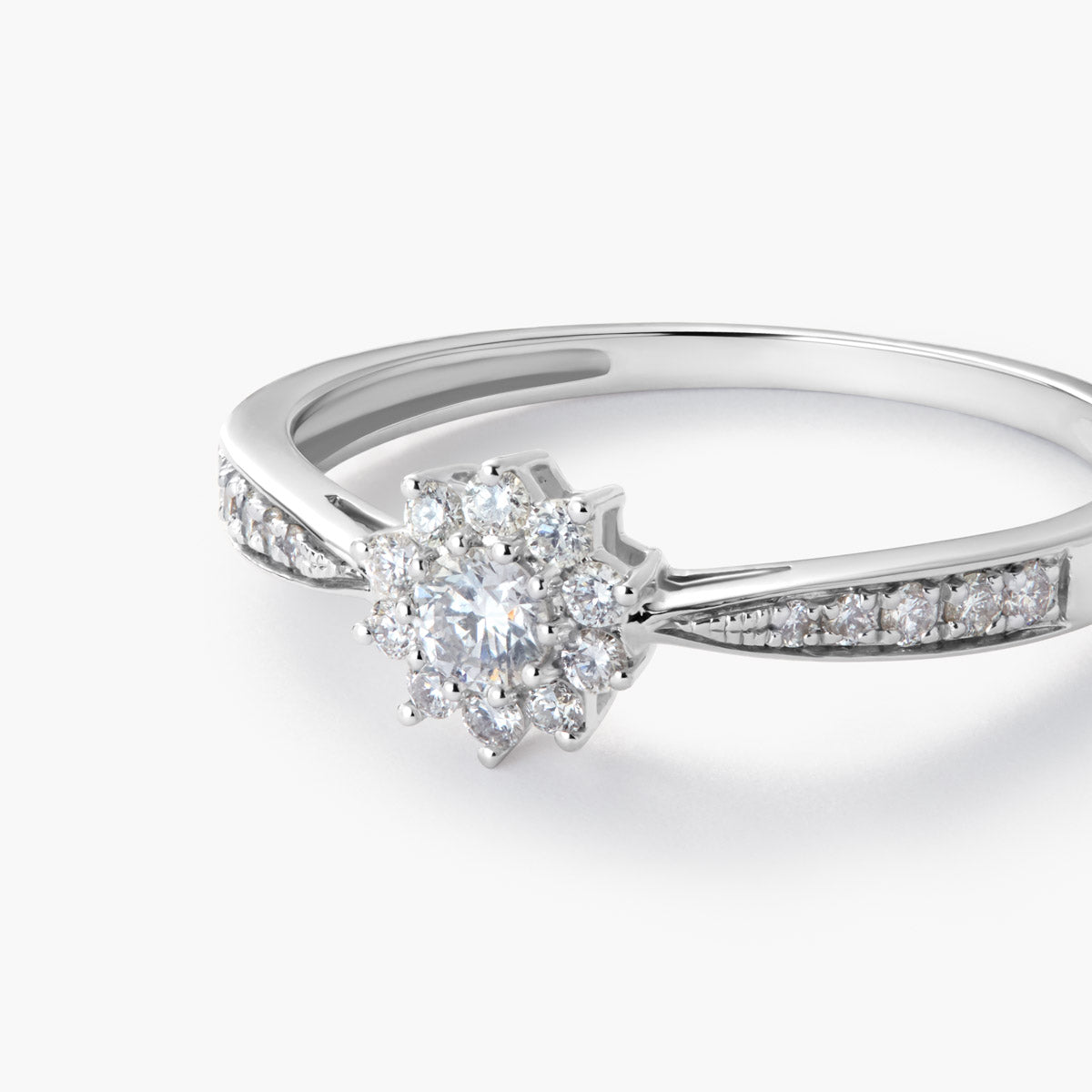 Anillo de oro blanco 18K diamante natural 0.29 ct.